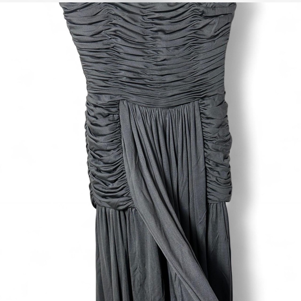 Oscar De La Renta Ruched Gown - Picture 2 of 7